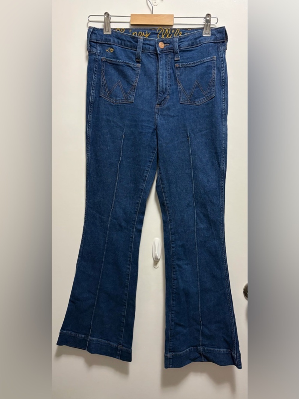 Wrangler x Lainey Wilson Flare Jeans Women’s Size 29x32